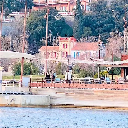 Villa Marseille-au-bord-de-l'eau *